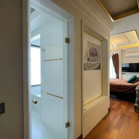 Apartamento Exclusive Penthouse With Stunning Castle & Sea Views , 3 Bedrooms Of Pure Elegance