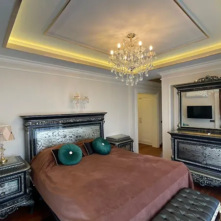 Exclusive Penthouse With Stunning Castle & Sea Views , 3 Bedrooms Of Pure Elegance 公寓